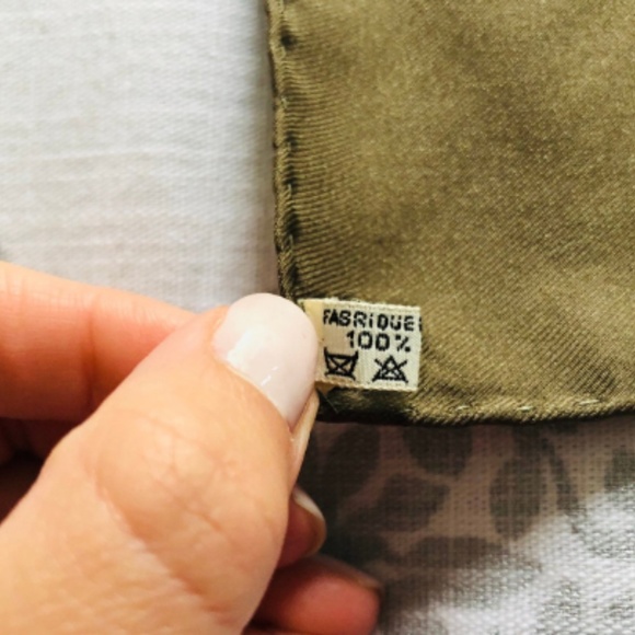 SOLD - Vintage HERMES Scarf GIBIERS - Henri de - Picture 7 of 8